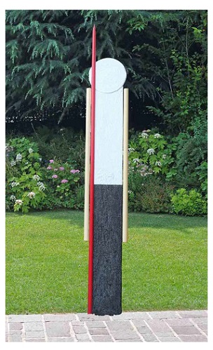 IL GUERRIERO - Installazione scultura lignea - tecnica mista (pasta viniliva e colore acrilico) cm. altezza  200, lunghezza 32 profondità 4 -2016
